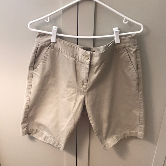 Tommy Bahama 10” Bermuda Short - Picture 1 of 8